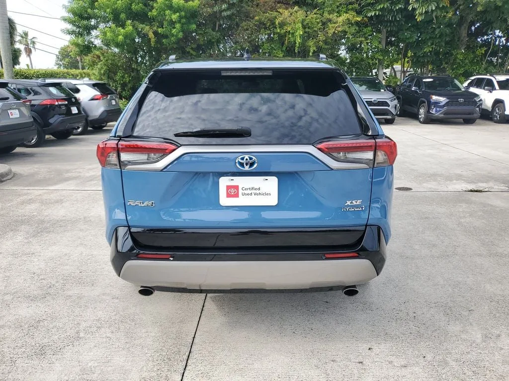 2022 Toyota RAV4 Hybrid XSE photo 5