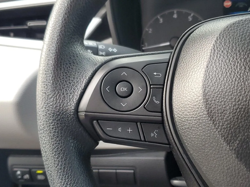 2025 Toyota Corolla LE photo 22