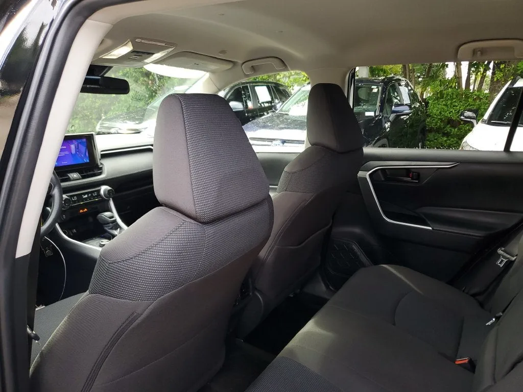 2025 Toyota RAV4 Hybrid LE photo 13