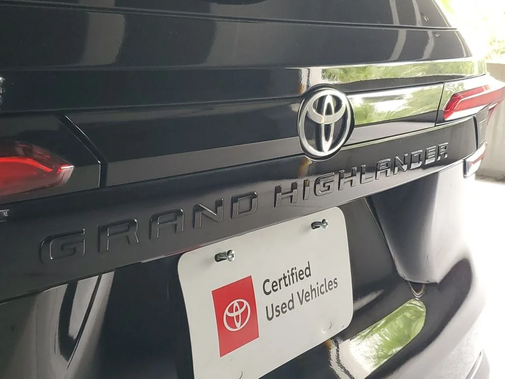 2024 Toyota Grand Highlander XLE photo 8