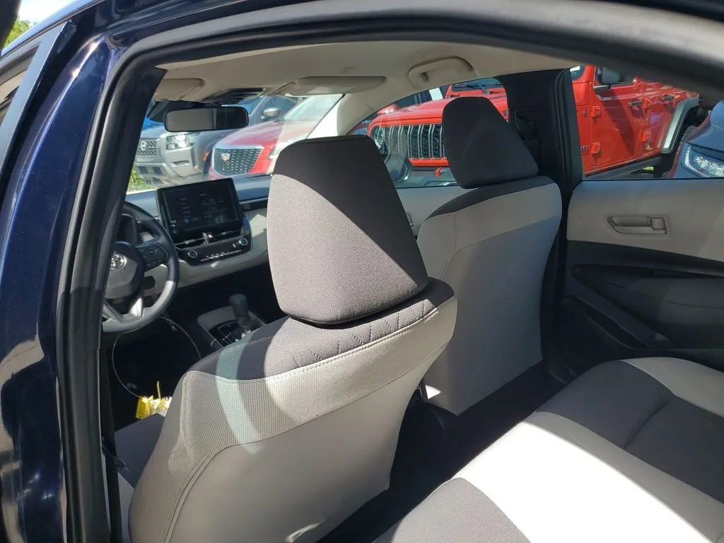 2025 Toyota Corolla LE photo 13