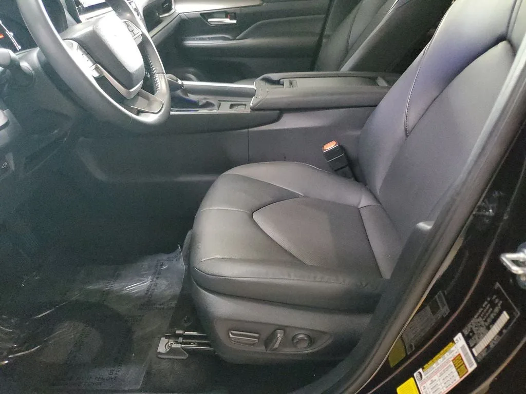 2024 Toyota Grand Highlander XLE photo 21