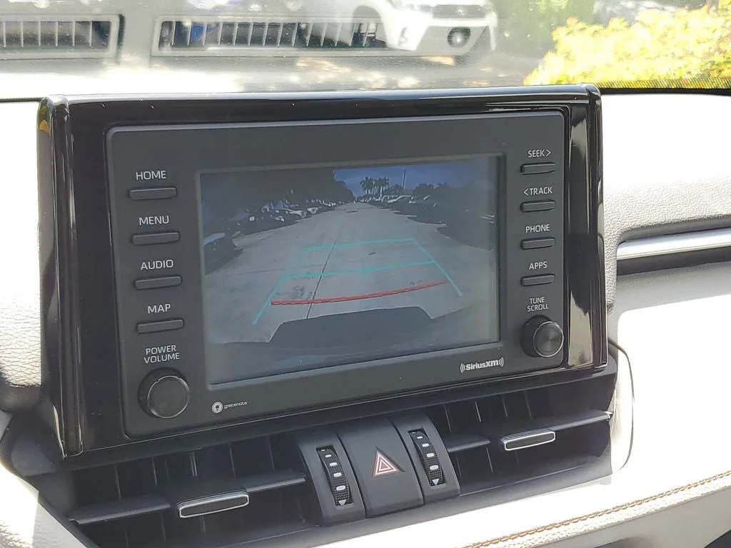 2021 Toyota RAV4 Hybrid XLE Premium photo 29