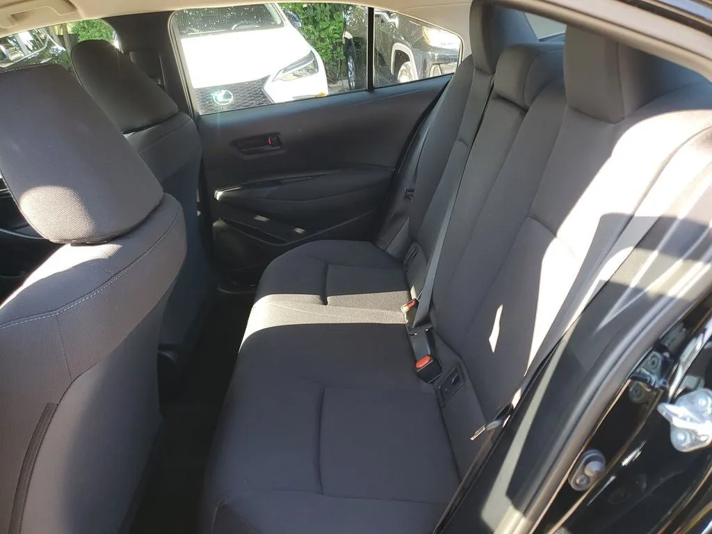 2025 Toyota Corolla LE photo 11