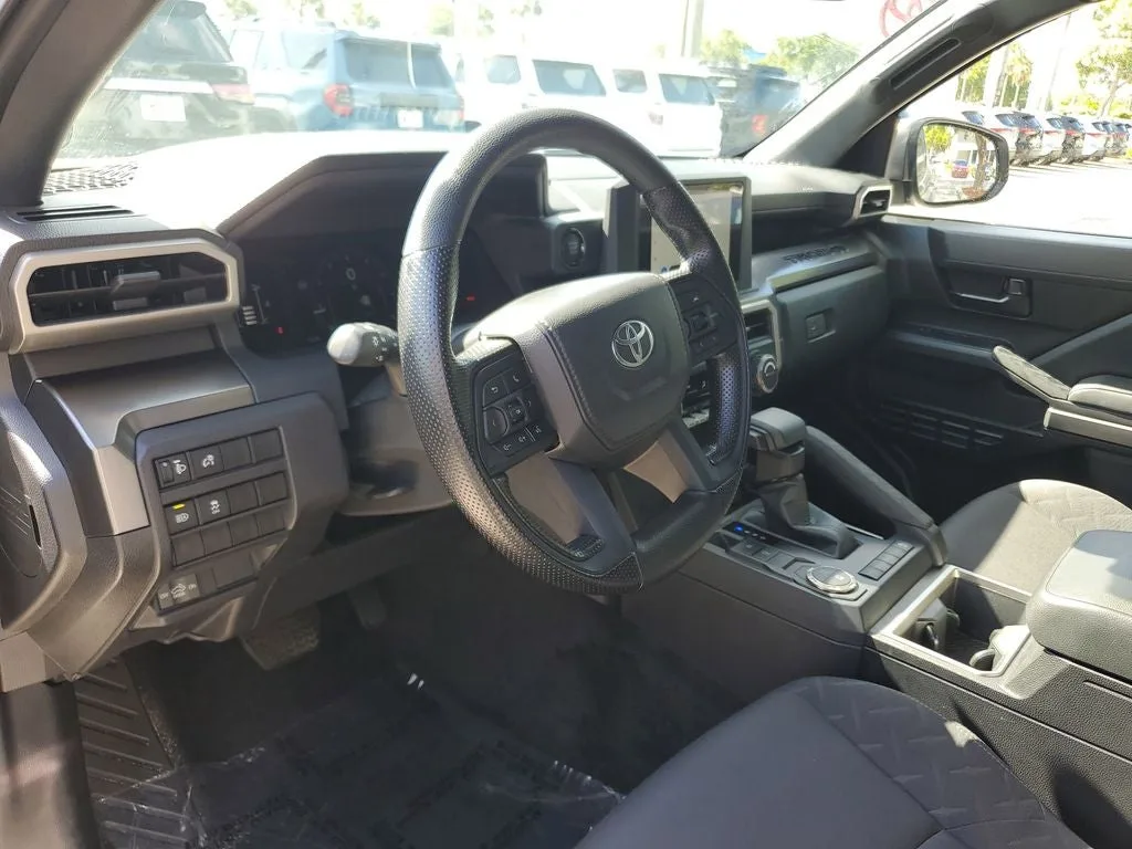 2025 Toyota Tacoma SR5 photo 20