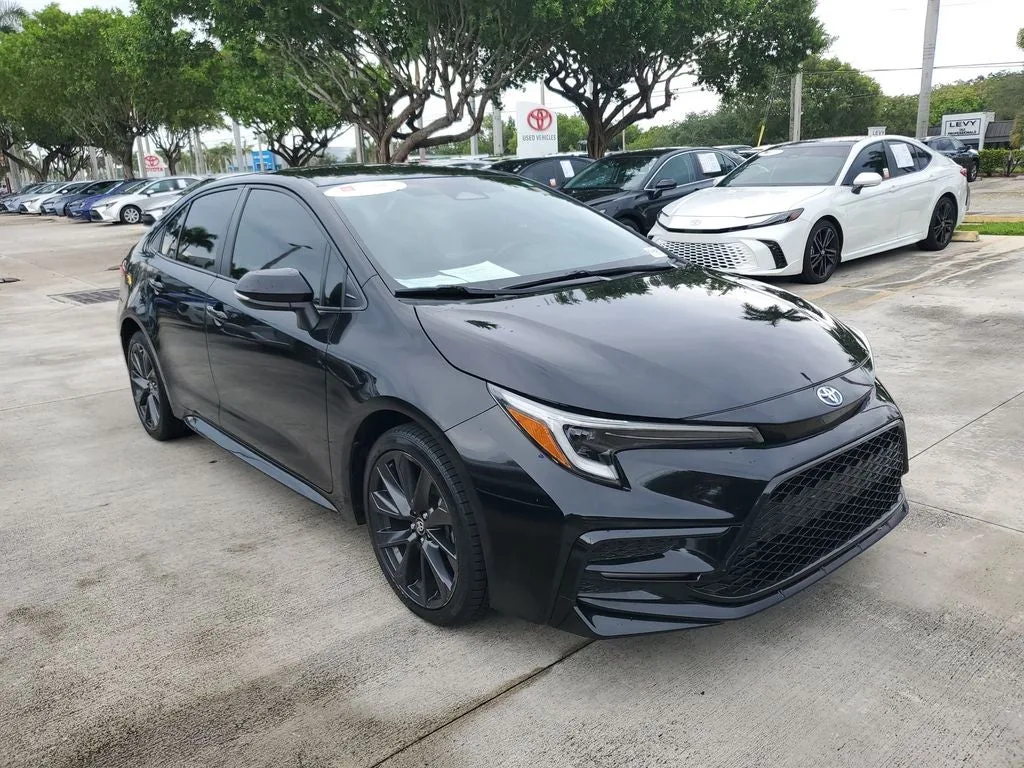 2024 Toyota Corolla Hybrid SE photo 3
