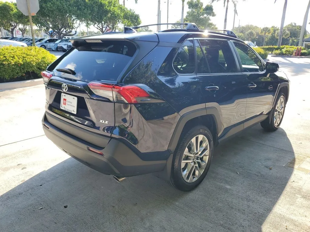 2024 Toyota RAV4 XLE Premium photo 4