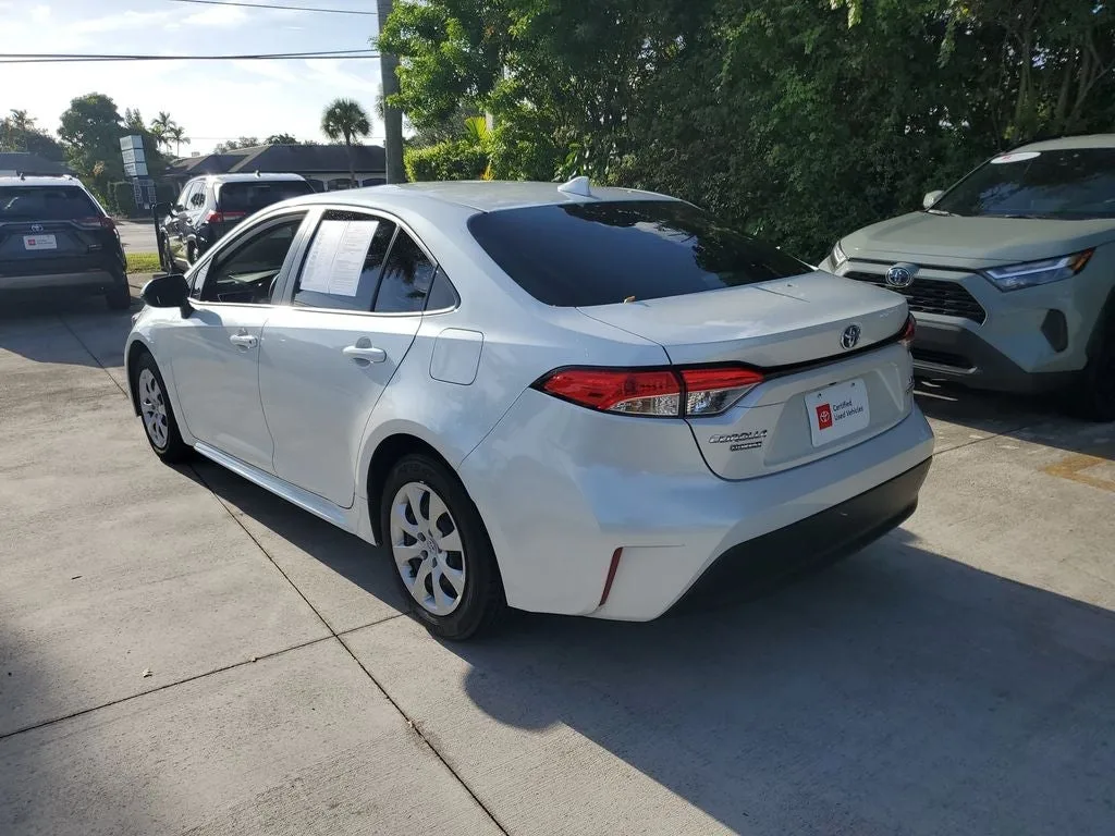 2024 Toyota Corolla Hybrid LE photo 5