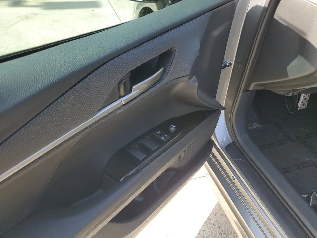 2026 Toyota Camry SE photo 17