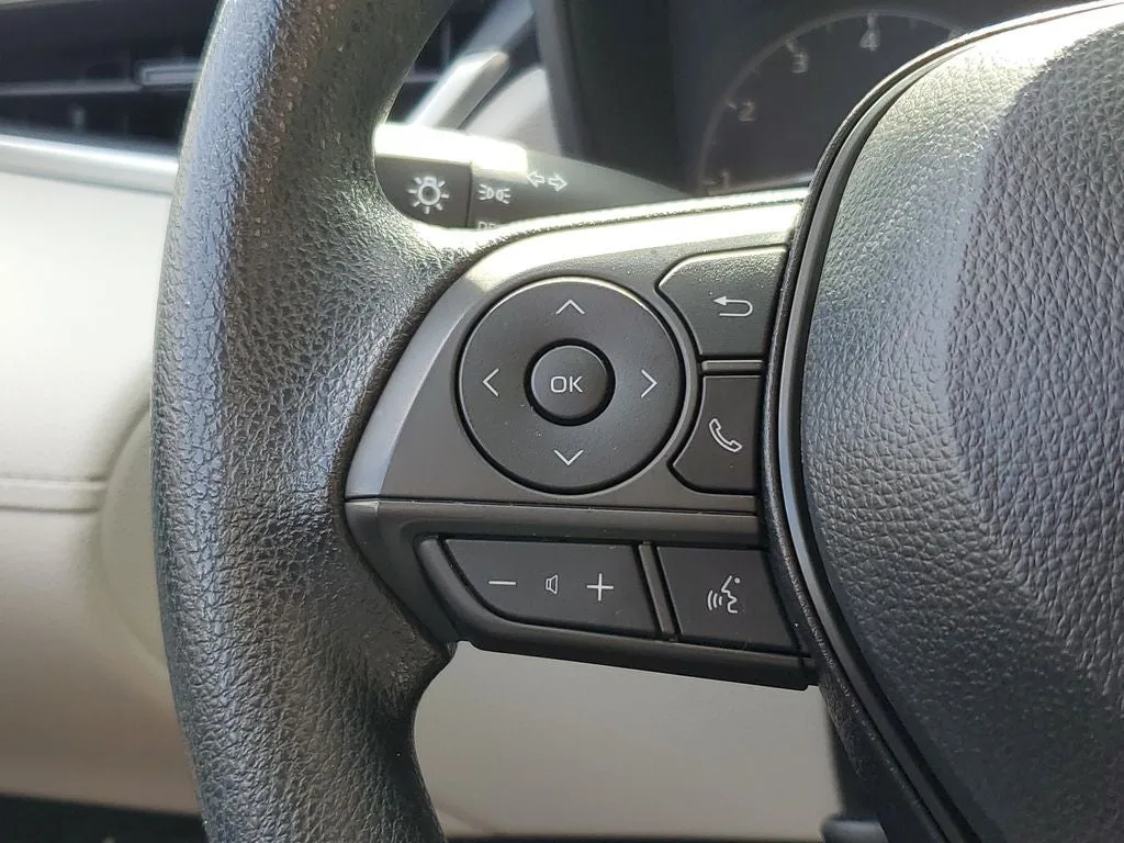 2024 Toyota Corolla Cross L photo 22