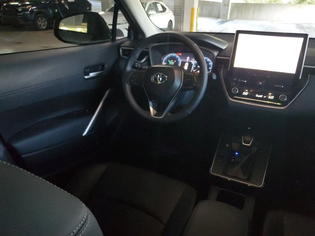 2026 Toyota Corolla Cross XLE photo 16