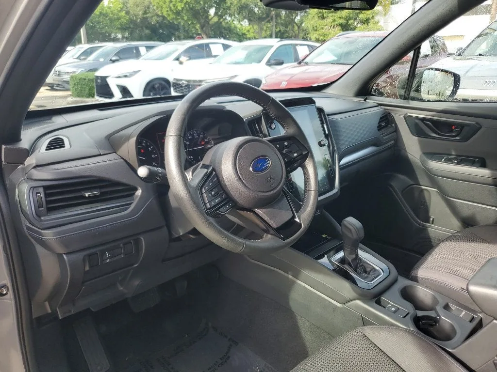 2025 Subaru Forester Premium photo 21