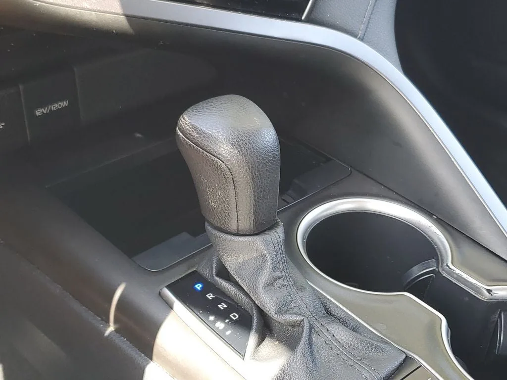 2023 Toyota Camry LE photo 28