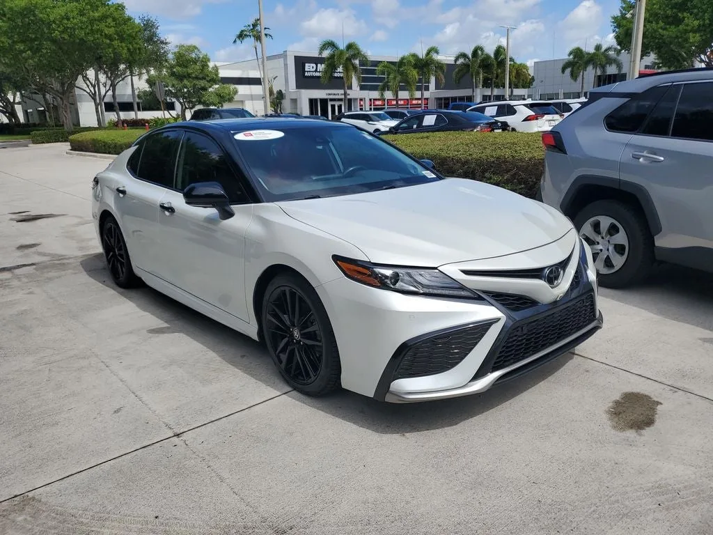 2024 Toyota Camry XSE V6 photo 3