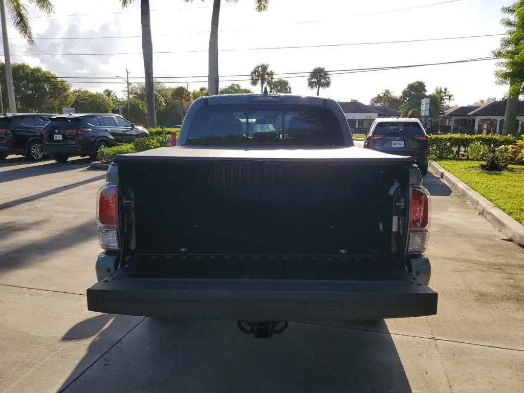 2023 Toyota Tacoma TRD Sport V6 photo 9