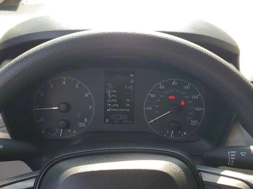 2024 Toyota Corolla Cross L photo 24
