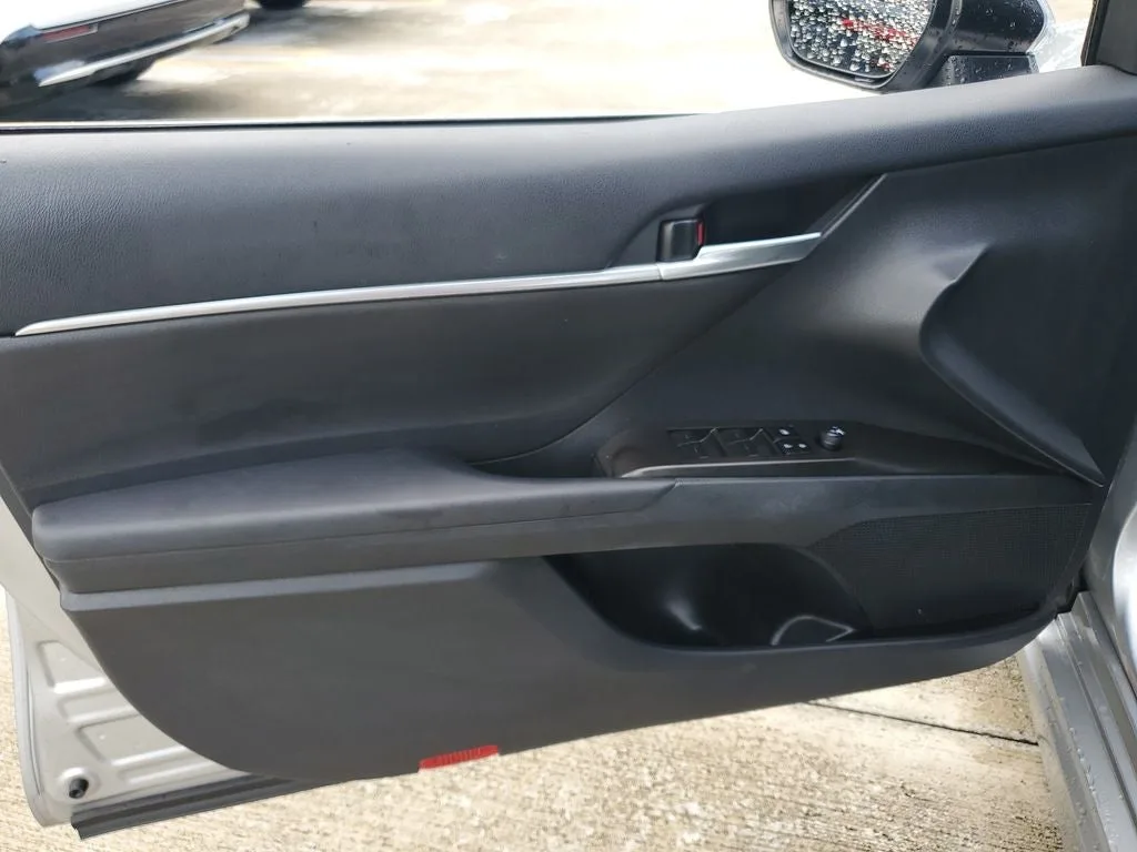 2024 Toyota Camry SE photo 17