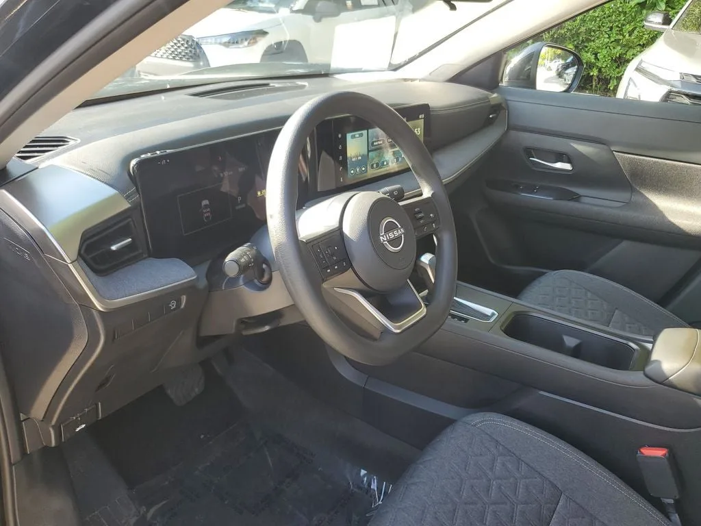 2025 Nissan Kicks SV photo 19