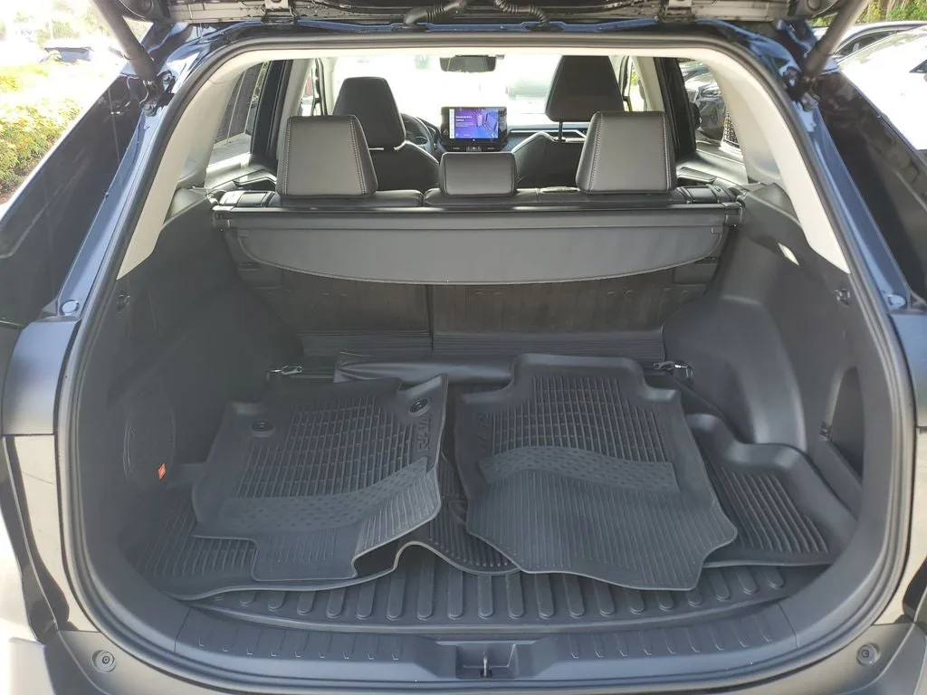 2025 Toyota RAV4 XLE Premium photo 9