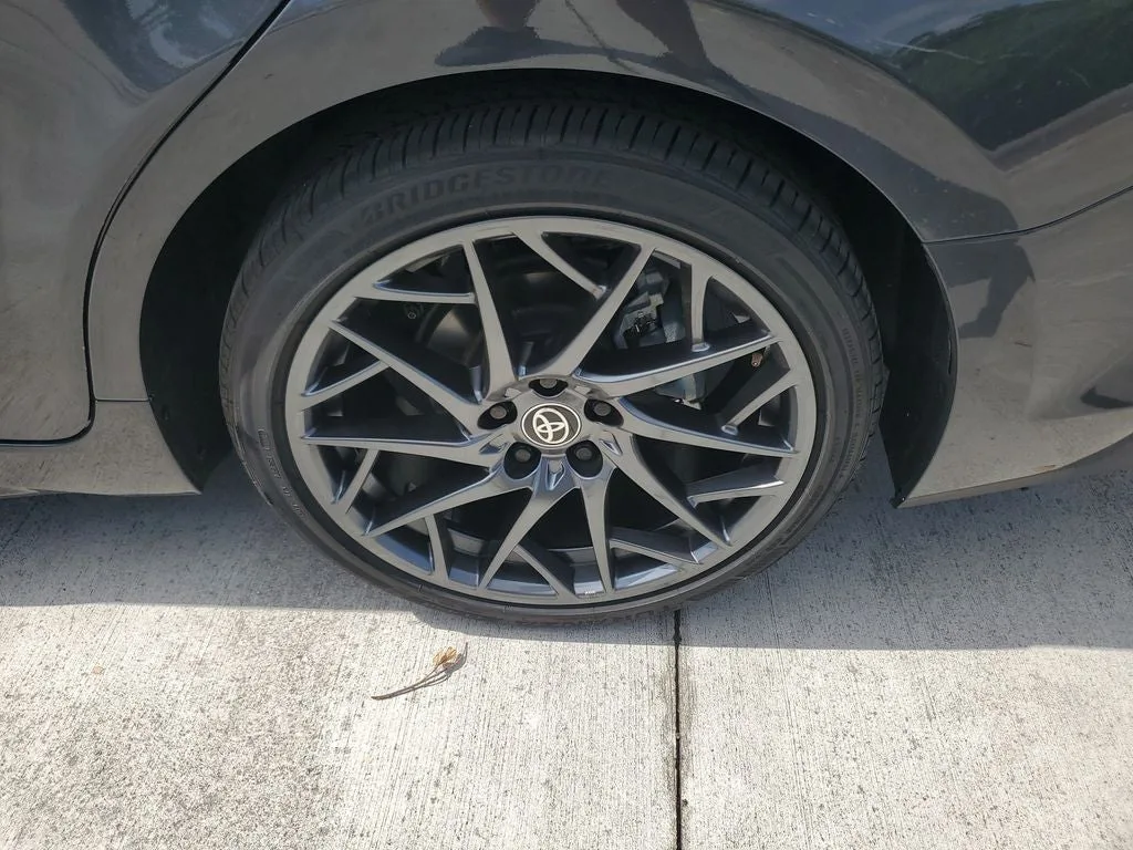 2025 Toyota Camry SE photo 6