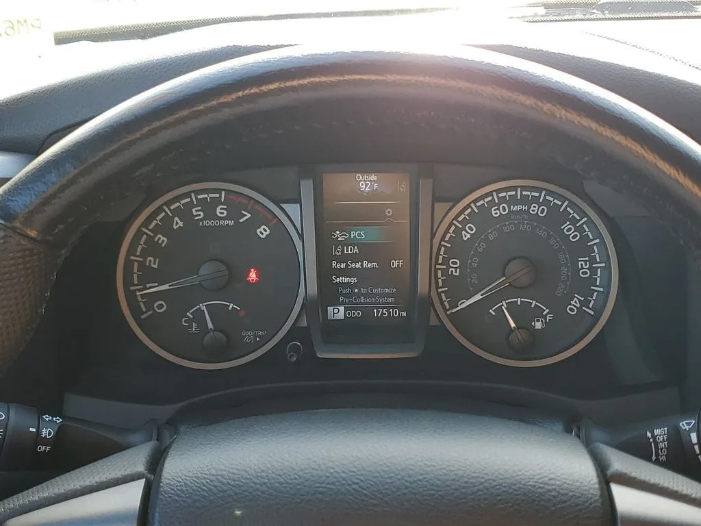 2023 Toyota Tacoma TRD Sport V6 photo 24