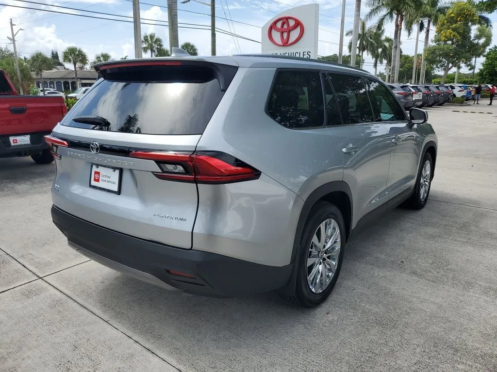 2024 Toyota Grand Highlander Platinum photo 4