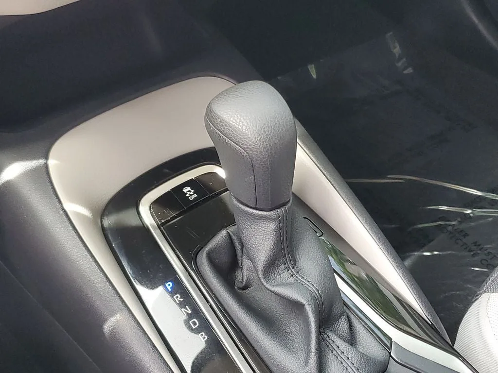 2025 Toyota Corolla LE photo 29