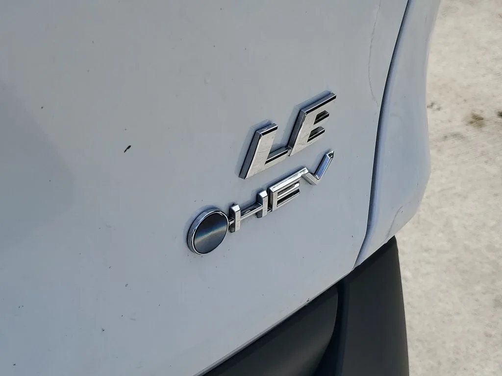 2025 Toyota RAV4 Hybrid LE photo 9