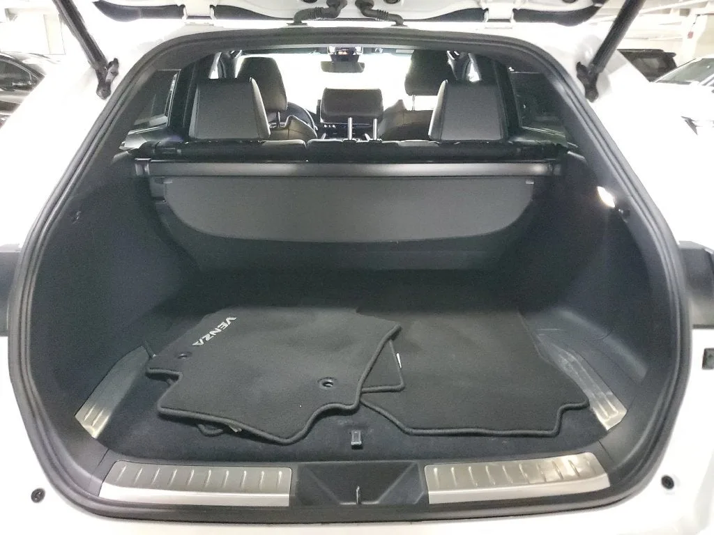 2023 Toyota Venza Nightshade photo 10