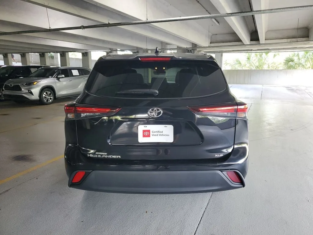 2024 Toyota Highlander XLE photo 5