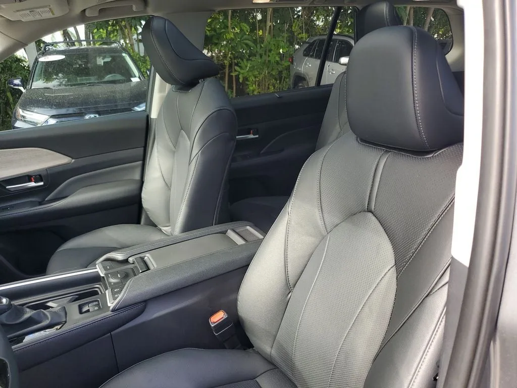 2026 Toyota Grand Highlander Limited photo 21