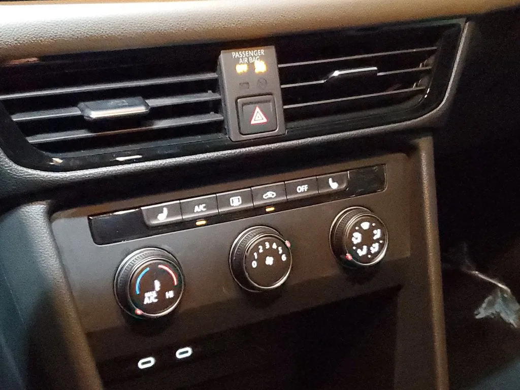 2022 Volkswagen Taos 1.5T SE photo 25