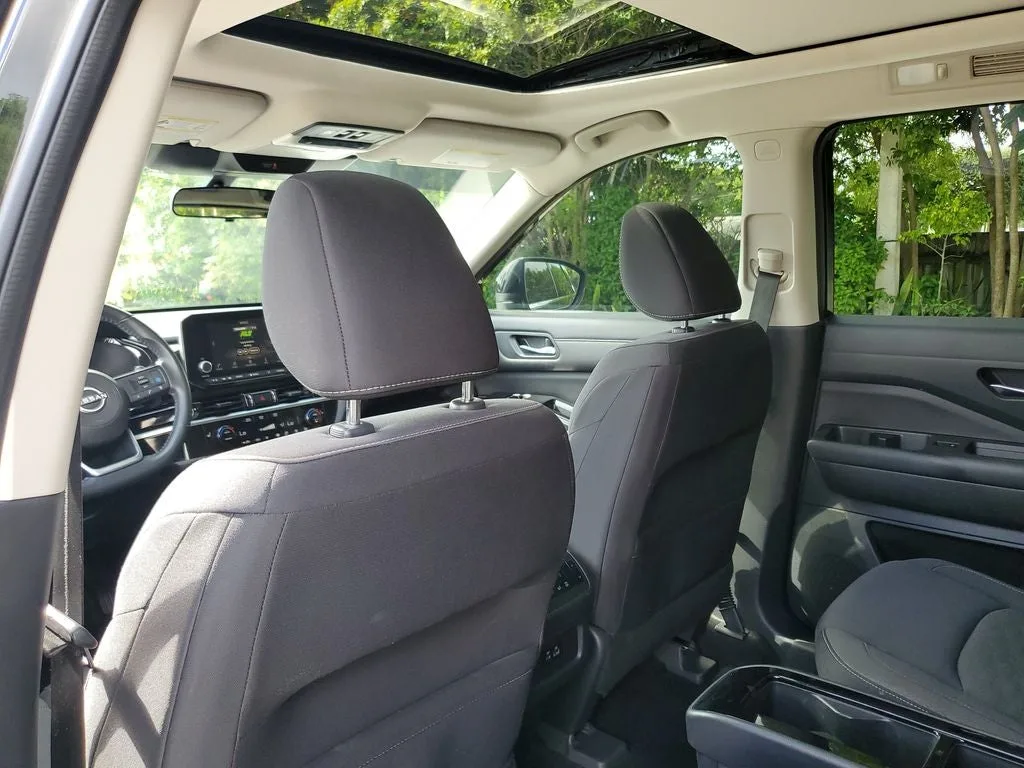 2022 Nissan Pathfinder SV photo 14