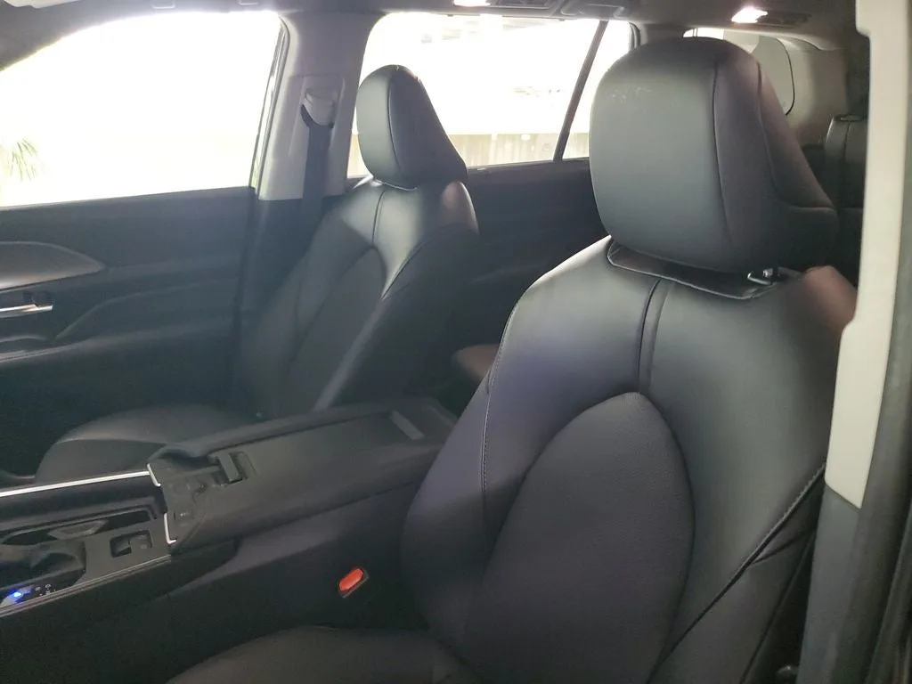 2024 Toyota Grand Highlander XLE photo 20