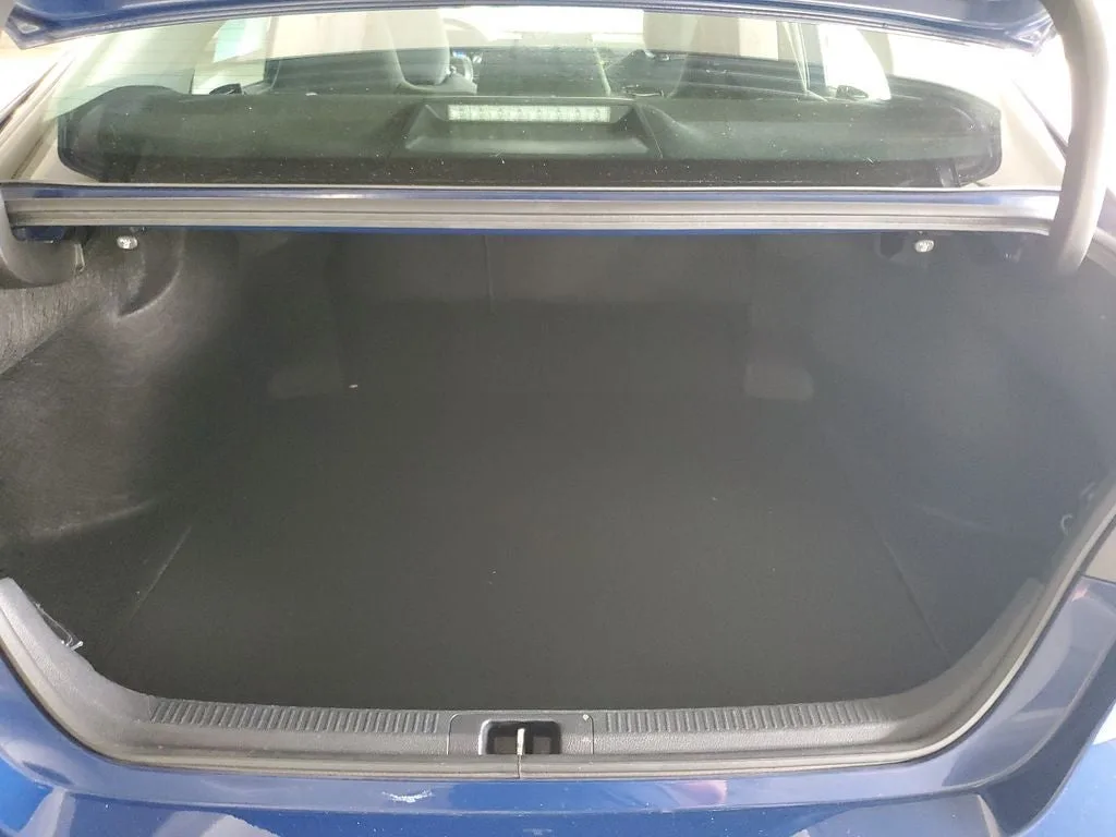 2023 Toyota Camry LE photo 9