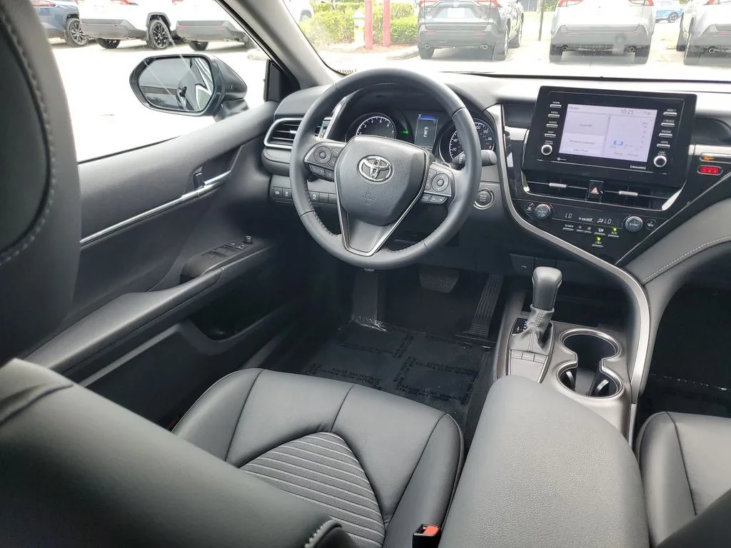 2024 Toyota Camry SE photo 13