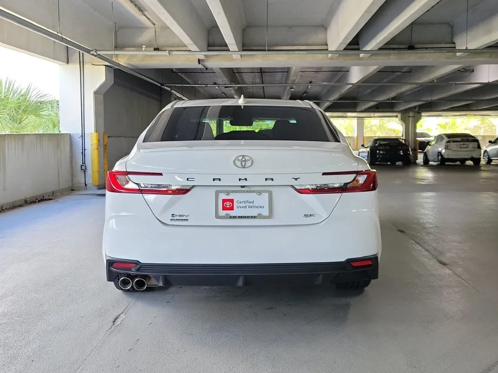 2025 Toyota Camry SE photo 5
