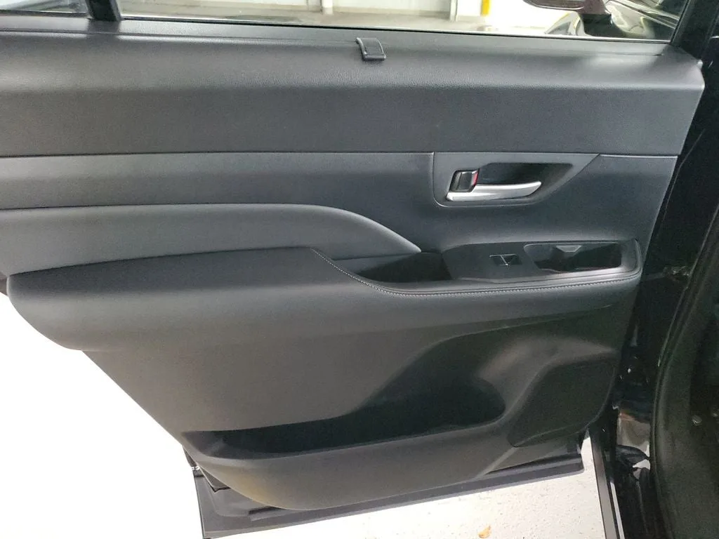 2024 Toyota Grand Highlander XLE photo 11