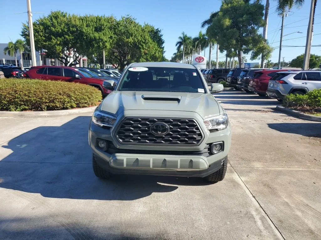 2022 Toyota Tacoma TRD Sport V6 photo 2