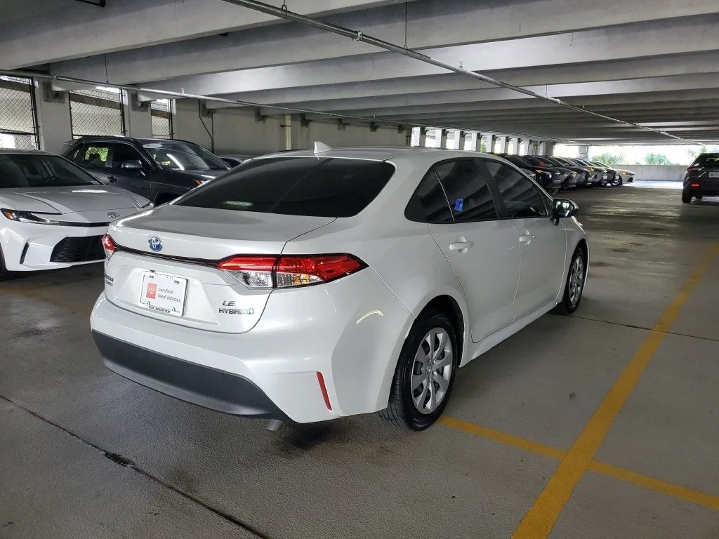 2024 Toyota Corolla Hybrid LE photo 4