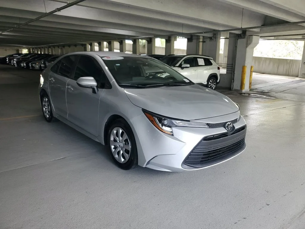 2024 Toyota Corolla LE photo 3