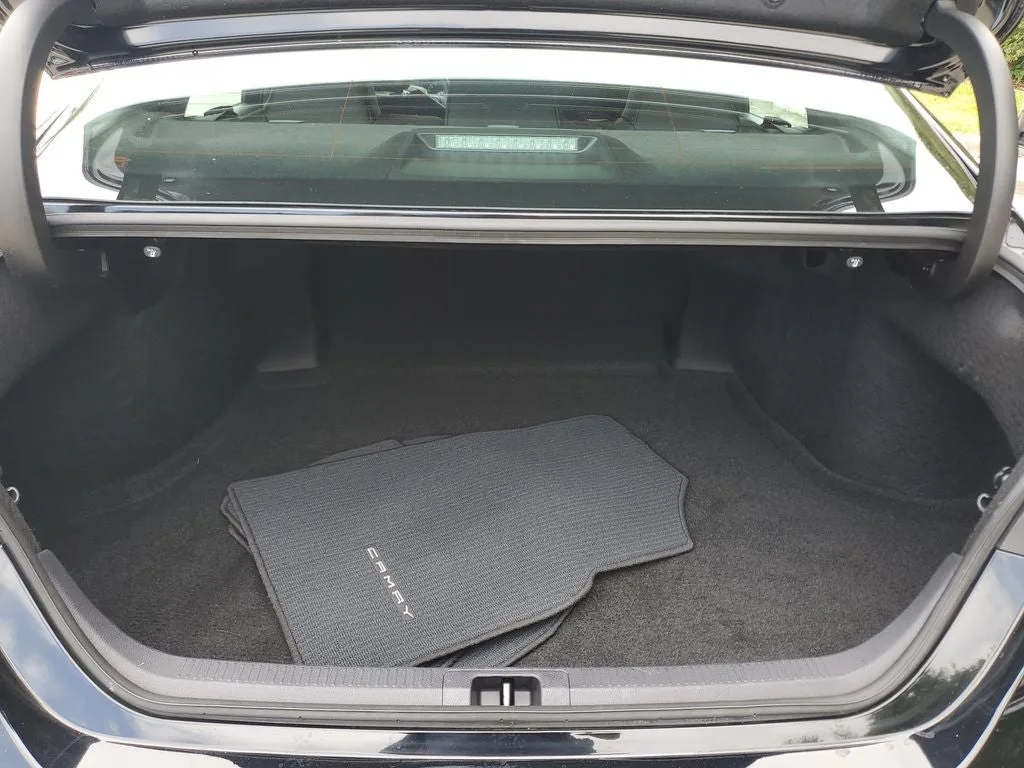 2024 Toyota Camry SE photo 9