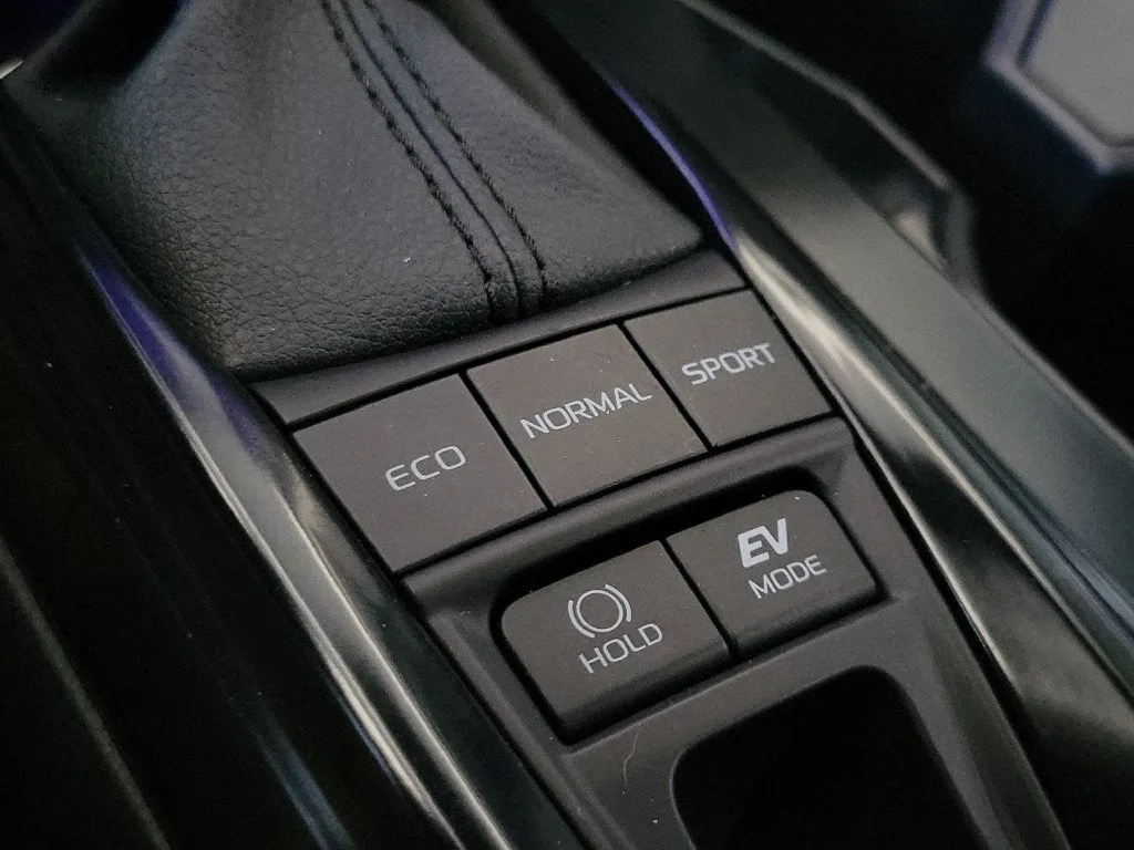 2025 Toyota Camry SE photo 32