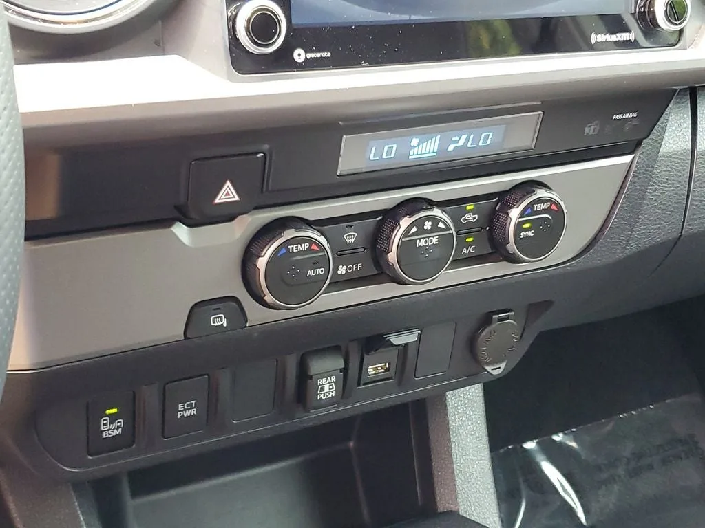 2022 Toyota Tacoma SR5 V6 photo 28
