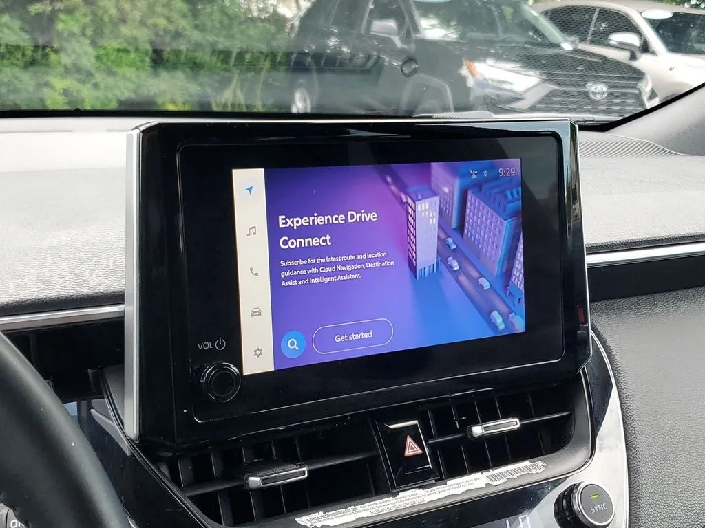2023 Toyota Corolla Cross Hybrid XSE photo 28