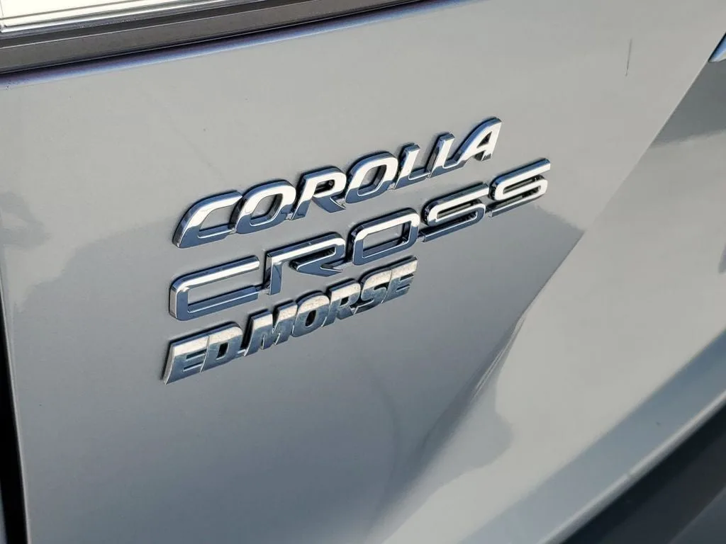 2024 Toyota Corolla Cross L photo 8