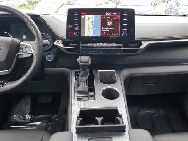 2022 Toyota Sienna XSE 7 Passenger photo 21