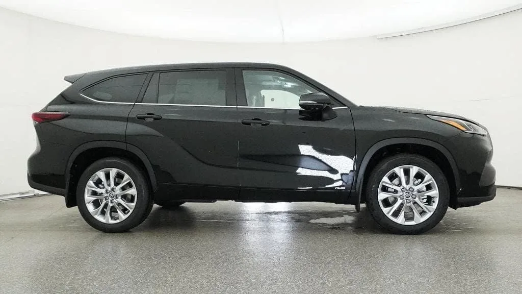 2026 Toyota Highlander Hybrid Limited photo 27