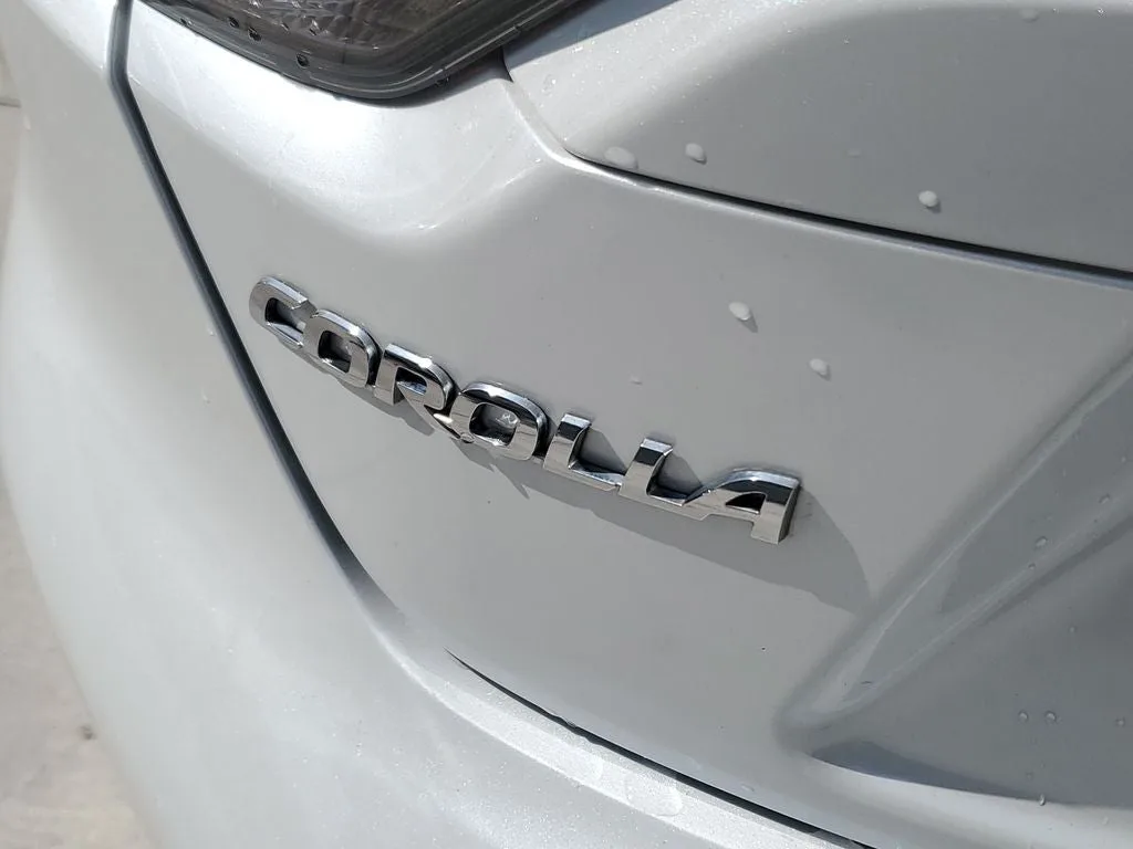 2022 Toyota Corolla XLE photo 9