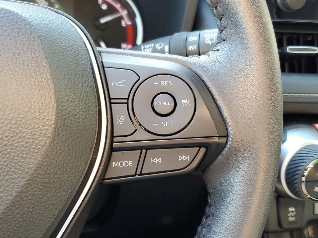 2024 Toyota RAV4 XLE Premium photo 25